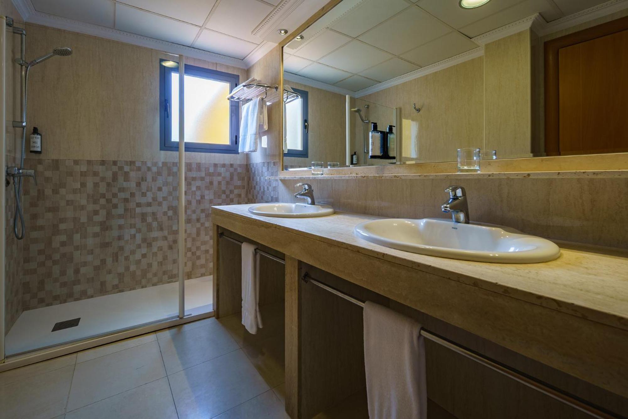 Hotel Torreluz Senior 3*